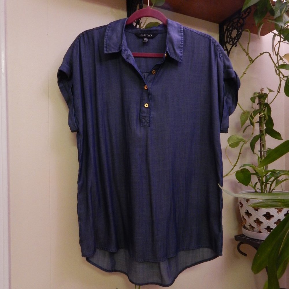New! Ellen Tracy Denim Short Sleeve Blouse Medium